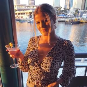Meet your Posher, Dana